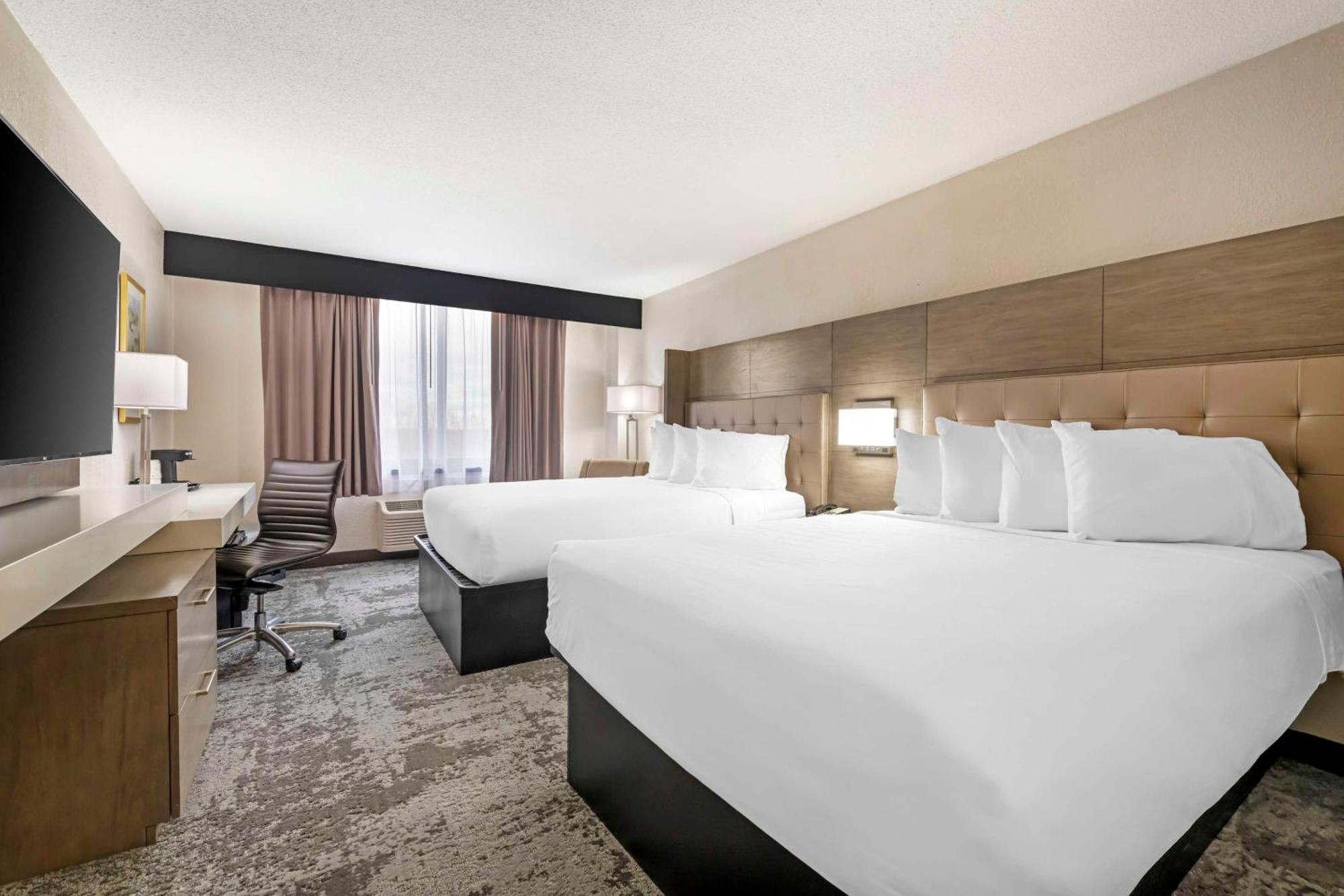 Hotel & Conference Center