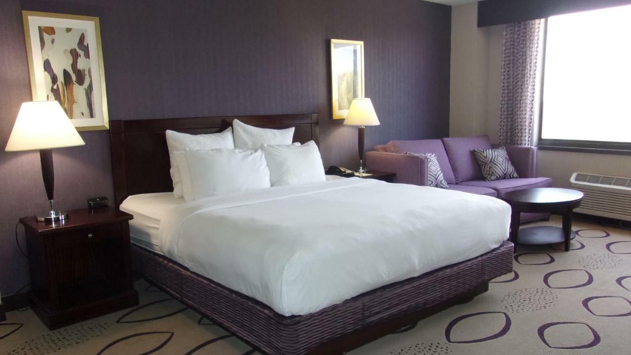 Hotel & Conference Center